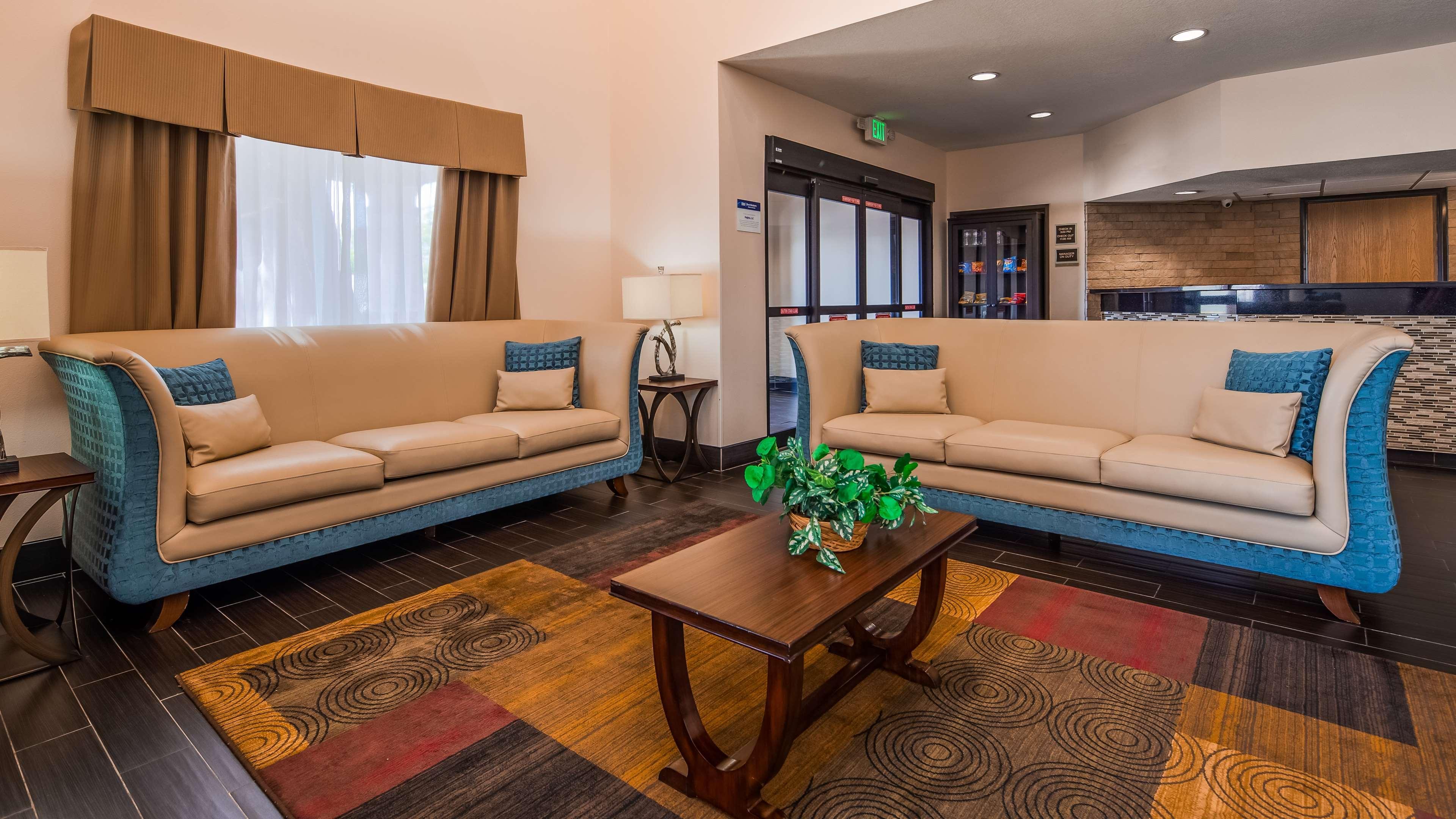 Best Western Plus - Wendover Inn Esterno foto