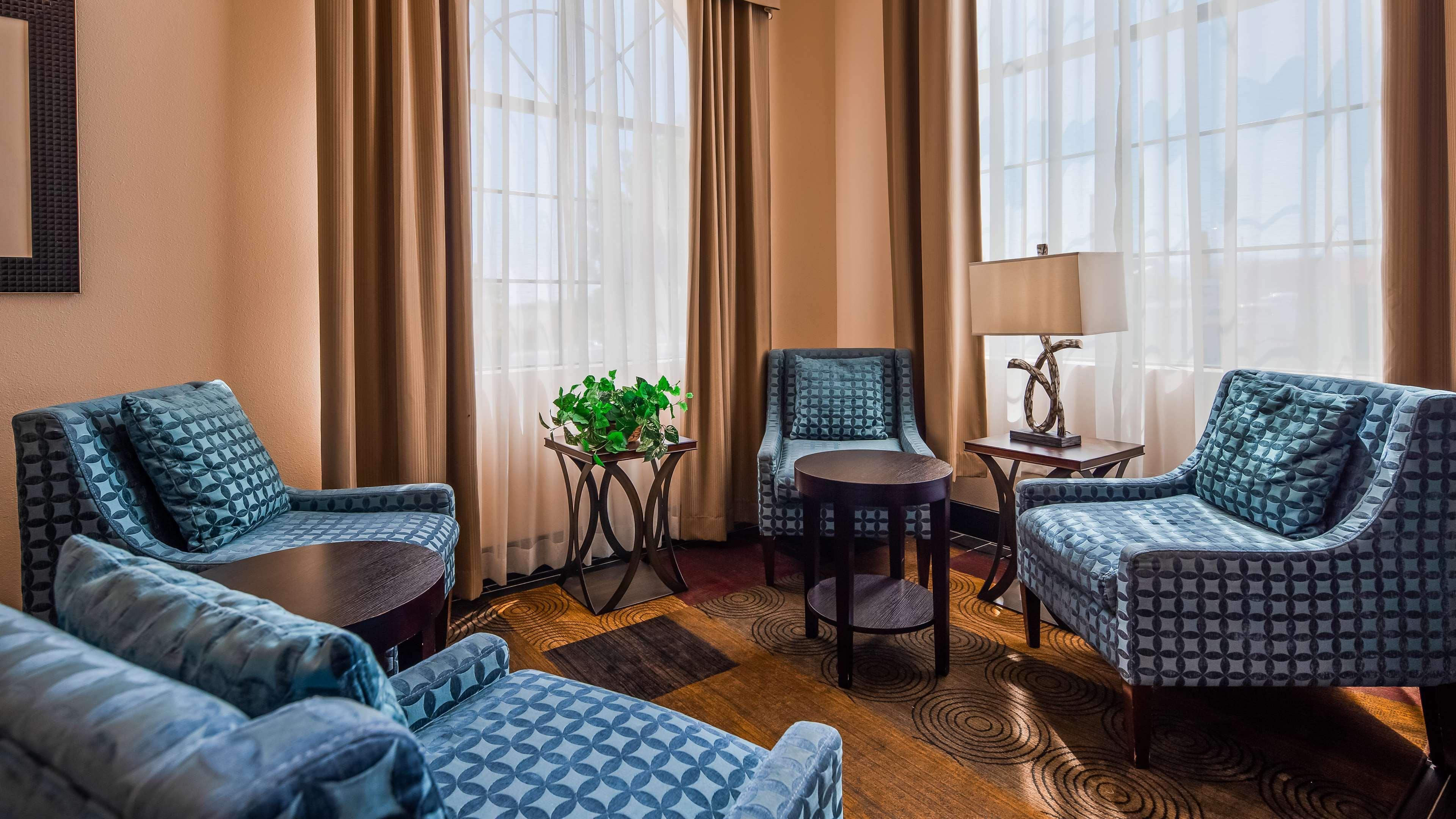 Best Western Plus - Wendover Inn Esterno foto
