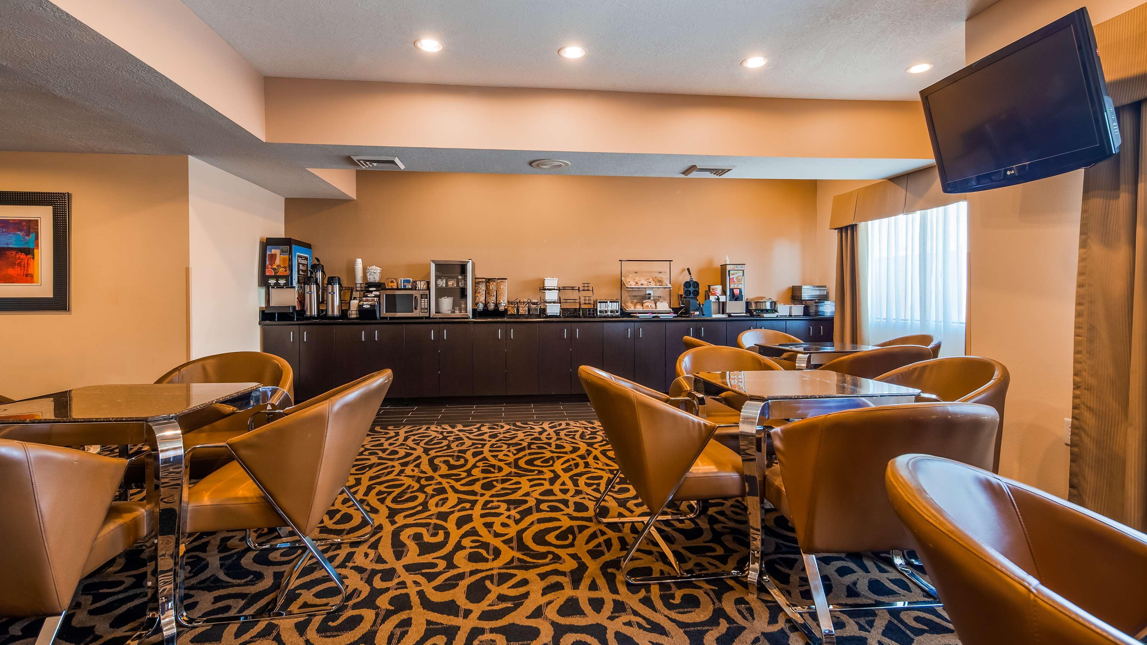 Best Western Plus - Wendover Inn Esterno foto