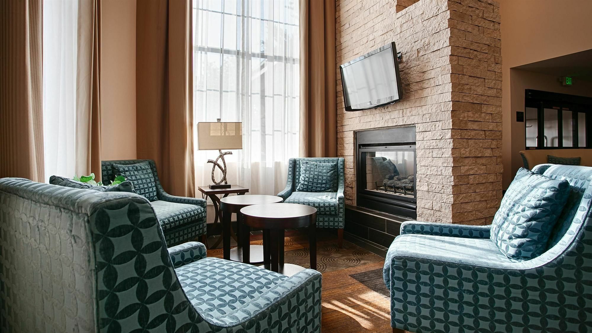 Best Western Plus - Wendover Inn Esterno foto